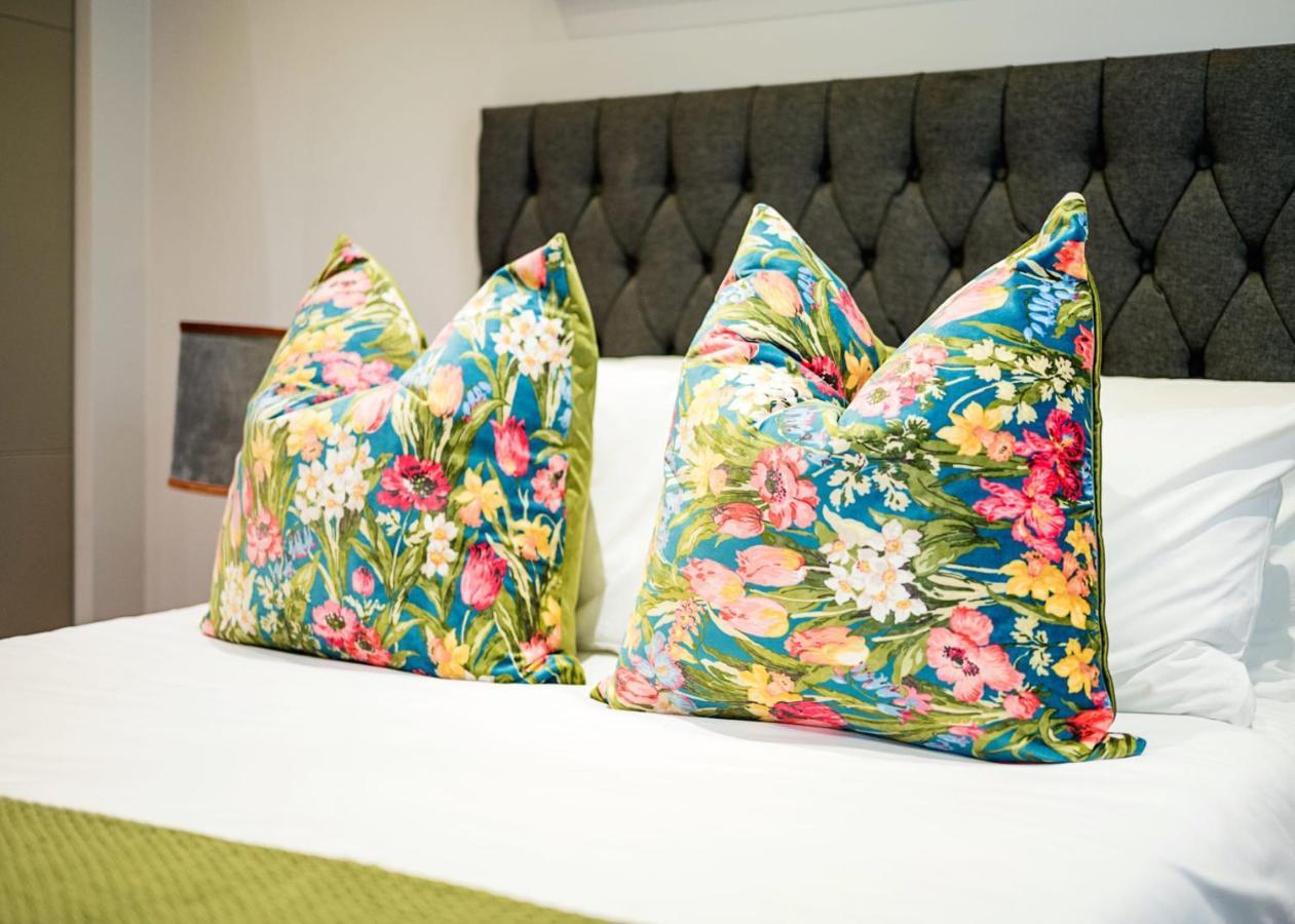Modernized South Kensington Apartments ลอนดอน ภายนอก รูปภาพ