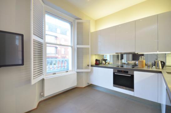 Modernized South Kensington Apartments ลอนดอน ภายนอก รูปภาพ